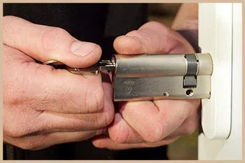 Elite Locksmith Services Jackson Heights, NY 718-673-6783 Elite Locksmith Services Jackson Heights, NY 718-673-6783 - 1-locksmiths