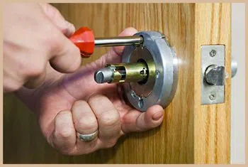 Elite Locksmith Services Jackson Heights, NY 718-673-6783 - 6-locks-replace